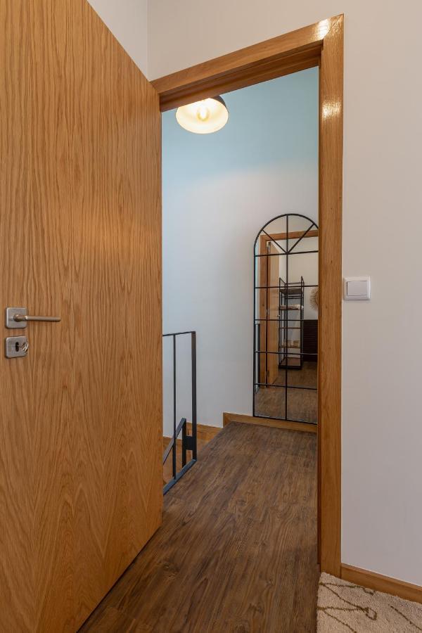 Orm- Fontainhas 01 & 02 Apartments ปอร์โต ภายนอก รูปภาพ