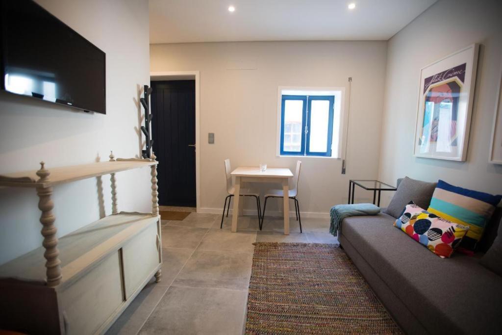 Orm- Fontainhas 01 & 02 Apartments ปอร์โต ภายนอก รูปภาพ